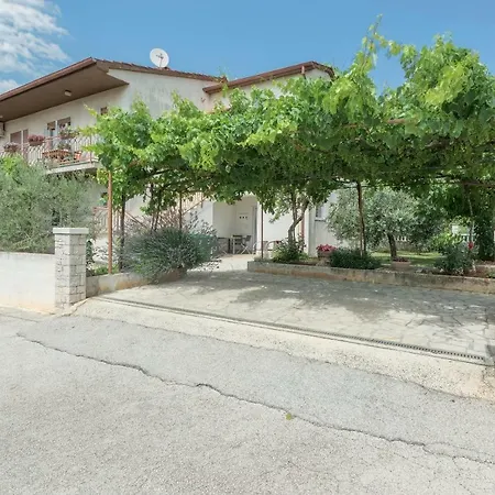 Apartman Inga Διαμέρισμα Πούλα